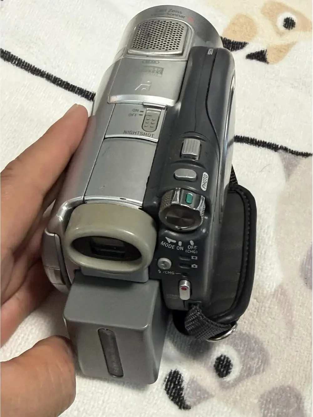 SONY HANDYCAM DCR-DVD405 WIDE LCD 3.0MP DVD CAMCORDER ( Untested ) No Power Cord